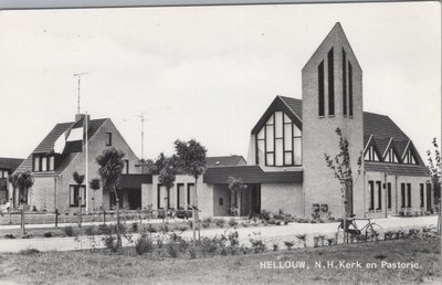 HELLOUW - N. H. Kerk en Pastorie
