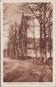 VAASSEN - R. K. Kerk en pastorie