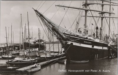 DELFZIJL - Havengezicht met Pieter A. Koerts