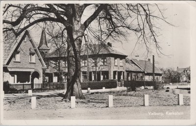 VALBURG - Kerkplein