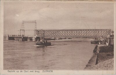 ZUTPHEN - Gezicht op de IJsel met brug