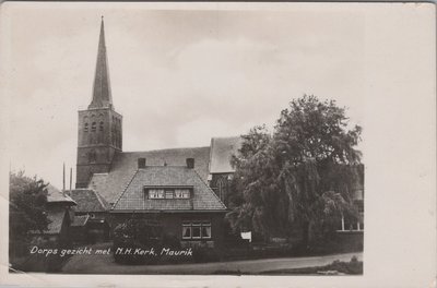 MAURIK - Dorpsgezicht met N.H. Kerk