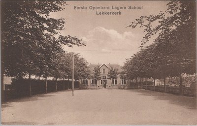 LEKKERKERK - Eerste Openbare Lagere School