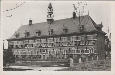 BUREN - Het Weeshuis te Buren Gefundeerd anno 1613