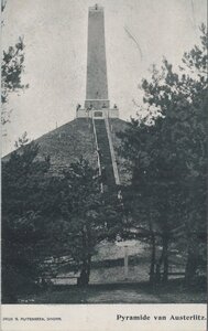 AUSTERLITZ - Pyramide van Austerlitz
