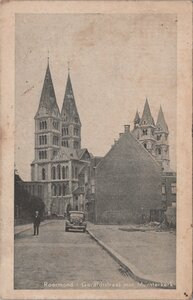ROERMOND - Gerardtstraat met Munsterkerk