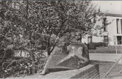 SCHAESBERG - Standbeeld de Stenenmaagd