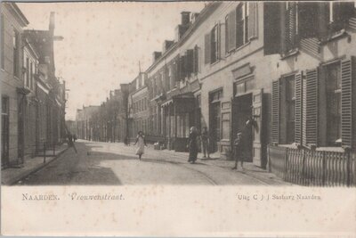 NAARDEN - Vrouwenstraat