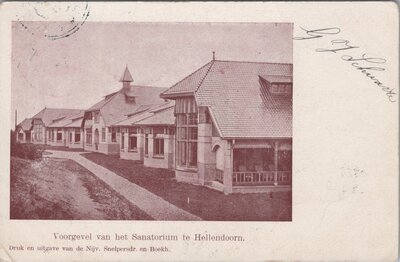 HELLENDOORN - Voorgevel van het Sanatorium te Hellendoorn