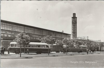 HENGELO - Stationsplein