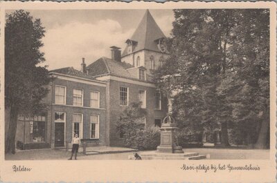 DELDEN - Mooi plekje bij het Gemeentehuis