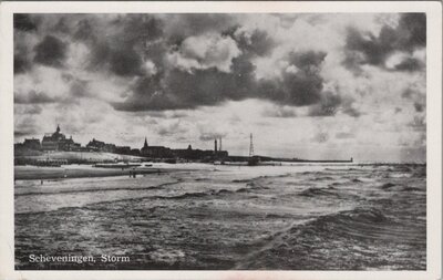 SCHEVENINGEN - Storm