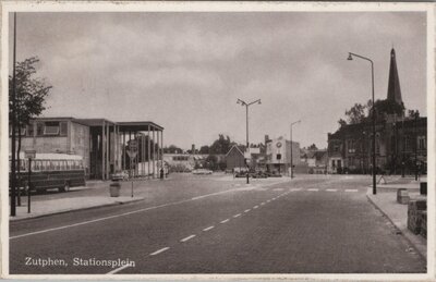 ZUTPHEN - Stationsplein