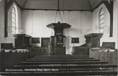 BERKENWOUDE - Interieur Ned. Herv. Kerk