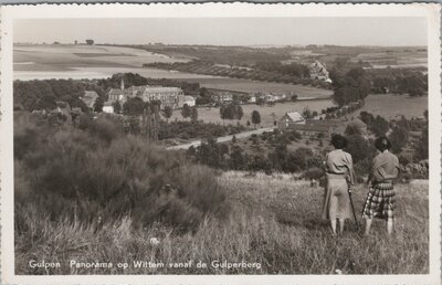 GULPEN - Panorama op Wittem vanaf de Gulperberg