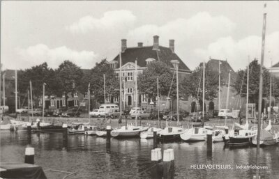 HELLEVOETSLUIS - Industriehaven