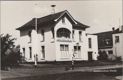 NEEDE - Gemeentehuis