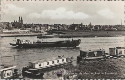 ROERMOND - Gezicht op de Maas en Roer te Roermond