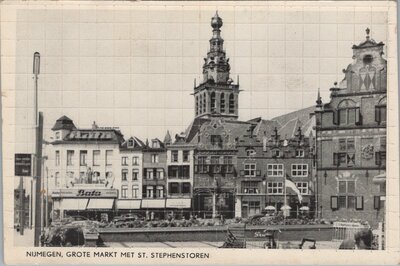 NIJMEGEN - Grote Markt met St. Stephenstoren