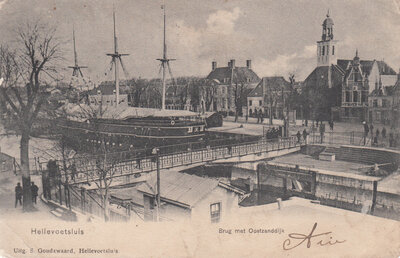 HELLEVOETSLUIS - Brug met Oostzanddijk