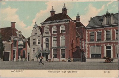 WORKUM - Marktplein met Stadhuis