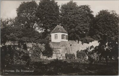 HATTEM - De Stadsmuur