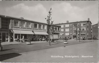 MIDDELBURG - Winkelgalerij Maasstraat
