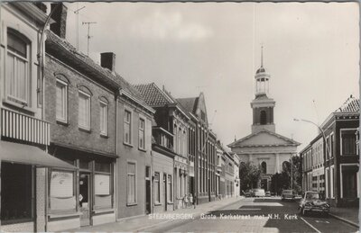 STEENBERGEN - Grote Kerkstraat met N. H. Kerk