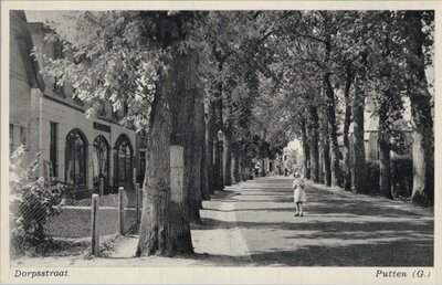 PUTTEN - Dorpsstraat