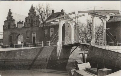 ZIERIKZEE - N. Havenpoort met ophaalbrug