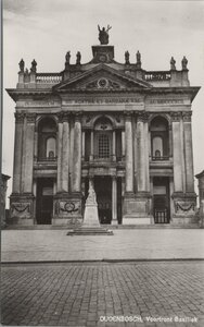 OUDENBOSCH - Voorfront Basiliek