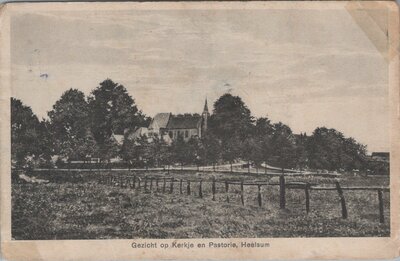 HEELSUM - Gezicht op Kerkje en Pastorie