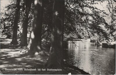 BEVERWIJK - Park Scheijbeek bij het Stationsplein