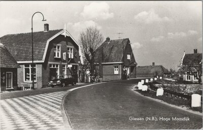GIESSEN (N. B.) - Hoge Maasdijk