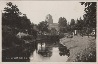 TIEL - Gracht met R. K. Kerk