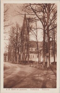 VAASSEN - R. K. Kerk en pastorie, Oosterhof