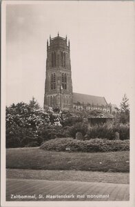 ZALTBOMMEL - St. Maartenskerk met monument