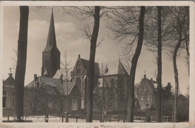 VARIK - R. K. Kerk en pastorie