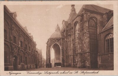 NIJMEGEN - Voormalige Latijnsche school en St. Stefanuskerk