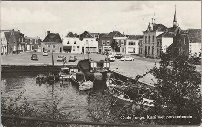 OUDE TONGE - Kaai met parkeerterrein