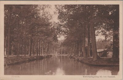 HEEZE - Waterspiegeling bij het Kasteel