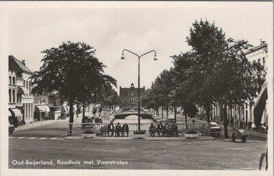 OUD-BEIJERLAND - Raadhuis met Voorstraten