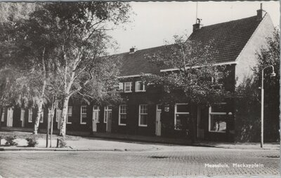 MAASSLUIS - Mackayplein