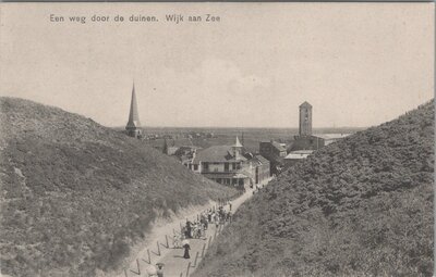 WIJK AAN ZEE - Een weg door de Duinen