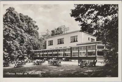 GROESBEEK - Terras Hotel de Wolfsberg