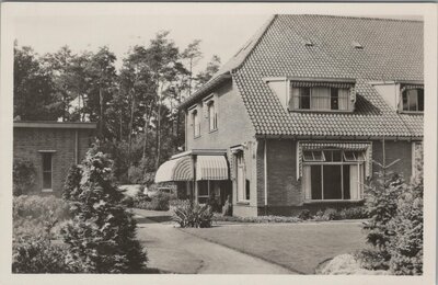 LAREN (N. H.) - Sanatorium Juliana - Oord. Hoofdgebouw