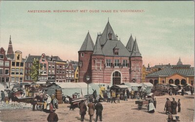 AMSTERDAM - Nieuwmarkt met Oude Waag en Vischmarkt