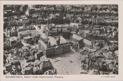 AMSTERDAM - Dam met Koninklijk Paleis
