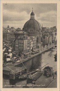 AMSTERDAM - Singel met Ronde Luterse kerk
