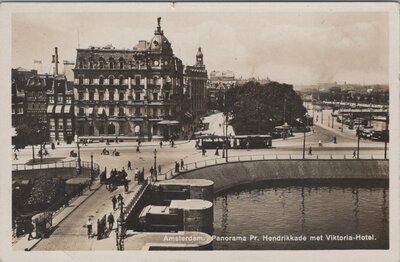 AMSTERDAM - Panorama Pr. Hendrikkade met Viktoria-Hotel